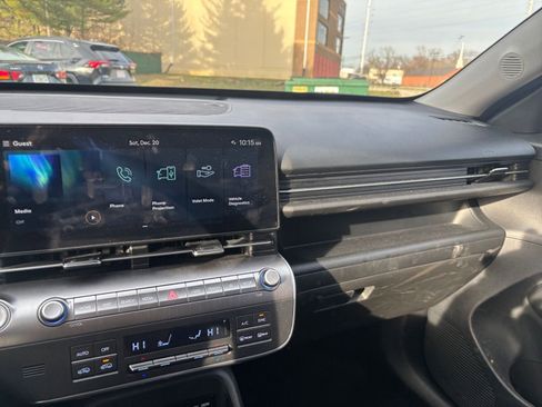 Used 2025 Hyundai Kona SEL image 33