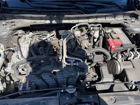 Used 2025 Nissan Altima 2.5 SV FWD image 32