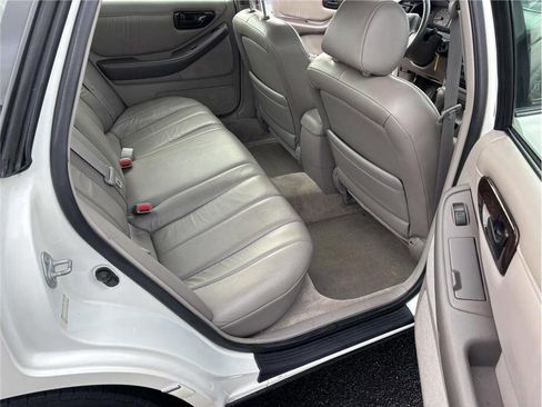 Used 1999 Toyota Avalon XLS image 13