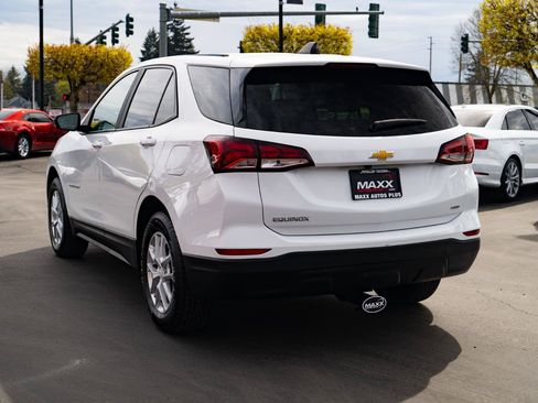 Used 2022 Chevrolet Equinox LS w/ LS Convenience Package AWD/4WD image 12