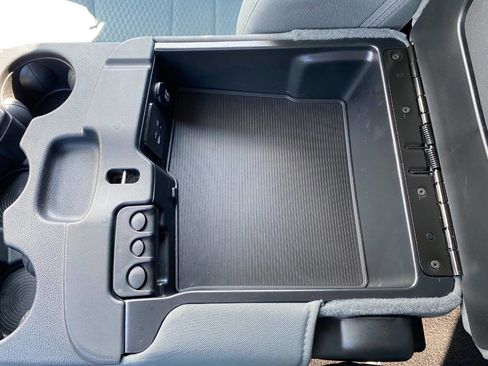 Used 2017 RAM 1500 Classic SLT w/ Trailer & Traction Group image 18