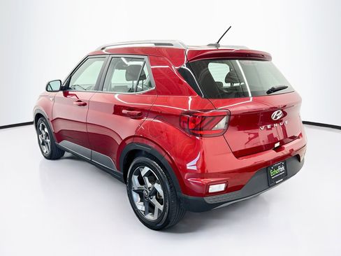 Used 2025 Hyundai Venue SEL FWD image 5