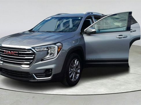 Used 2024 GMC Terrain SLT image 10