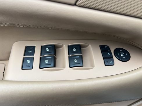 Used 2018 Cadillac Escalade Platinum image 25