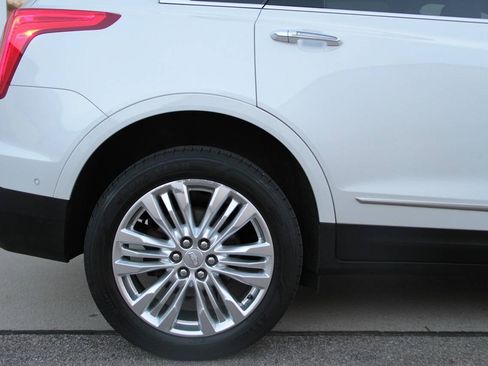 Used 2019 Cadillac XT5 Premium Luxury w/ Driver Assist Package FWD image 19
