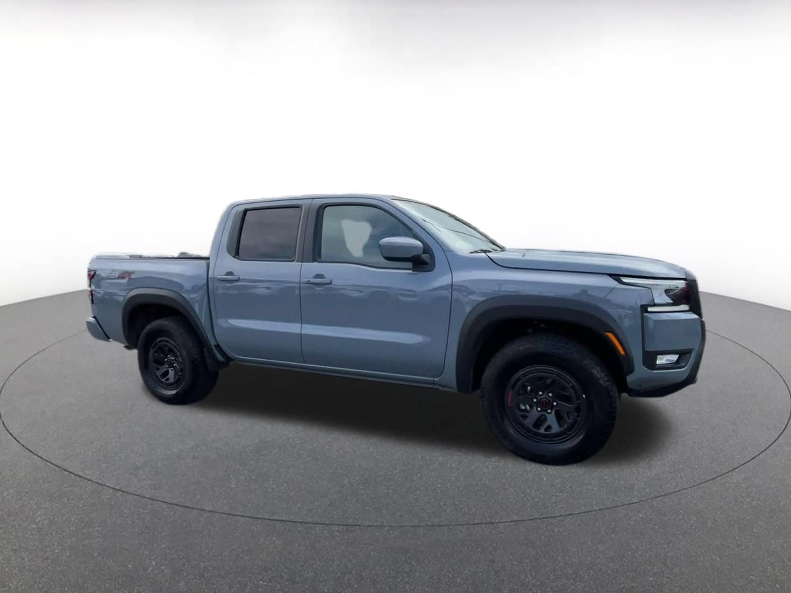 Used 2026 Nissan Frontier PRO-4X AWD/4WD image 2