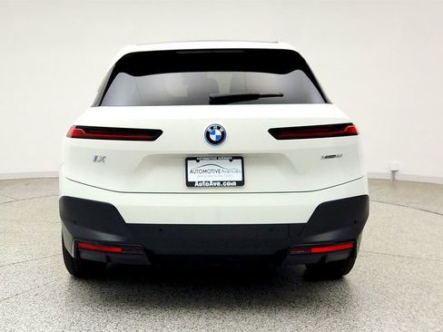 Used 2023 BMW iX xDrive50 w/ Premium Package AWD/4WD image 6