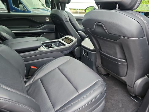 Used 2025 Lincoln Navigator Reserve w/ Jet Appearance Package AWD/4WD image 11