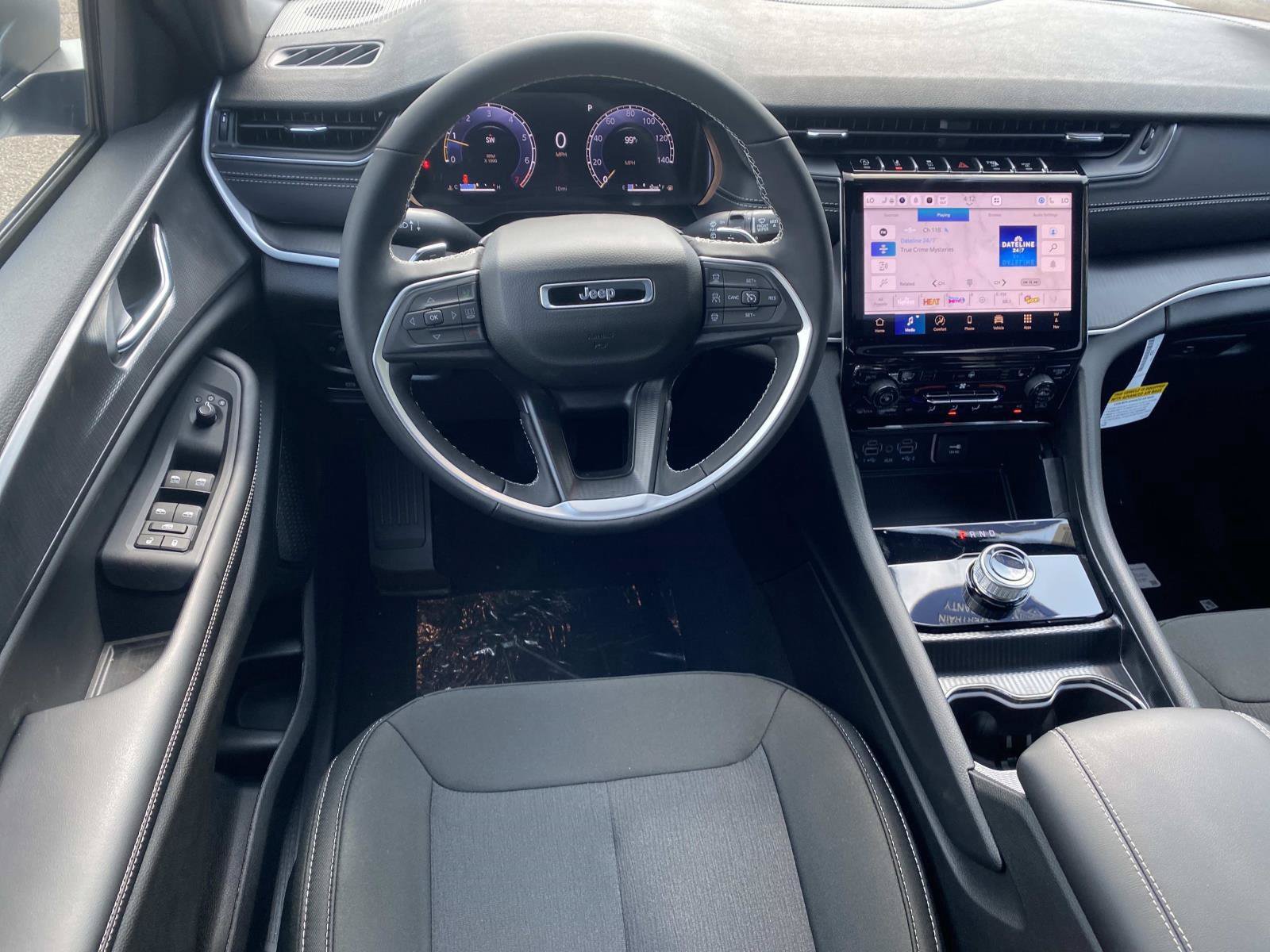 New 2027 Jeep Grand Cherokee Laredo X RWD image 10