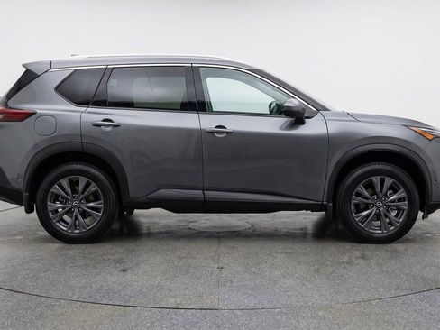 Used 2025 Nissan Rogue SV AWD/4WD image 11