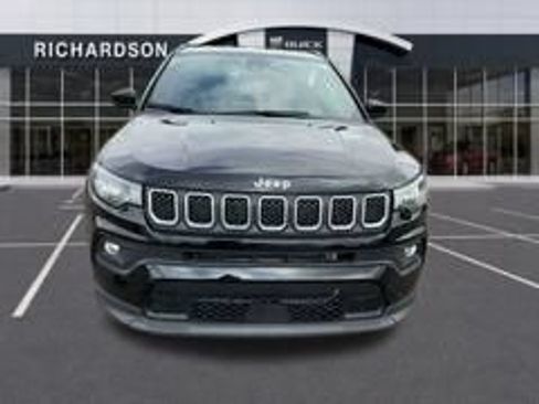 Used 2024 Jeep Compass Latitude AWD/4WD image 8