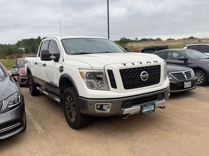Used 2017 Nissan Titan PRO-4X w/ Pro-4x Convenience Package
