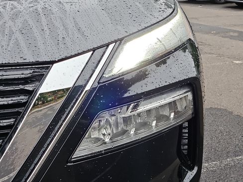 Certified 2023 Nissan Rogue SV AWD/4WD image 9
