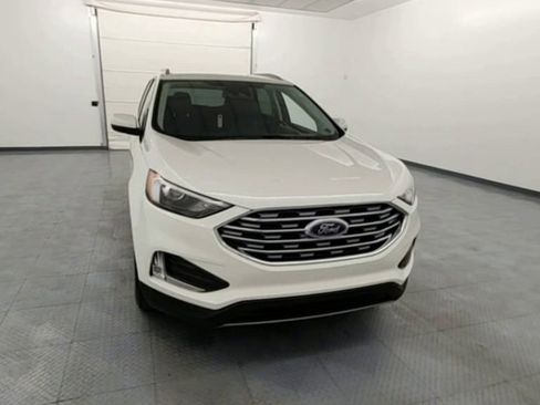 Used 2022 Ford Edge SEL w/ Convenience Package image 2