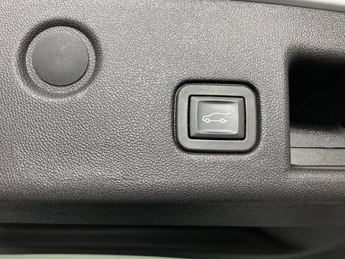 Used 2019 Chevrolet Equinox Premier AWD/4WD image 12