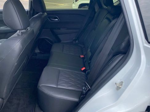 Used 2024 Nissan Rogue Platinum FWD image 8