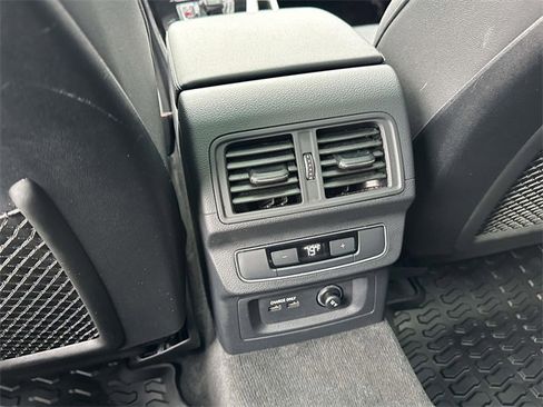 Used 2024 Audi Q5 2.0T Premium Plus w/ Premium Plus Package image 16