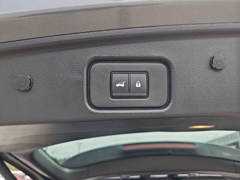 Used 2024 Nissan Pathfinder SL w/ SL Premium Package image 18