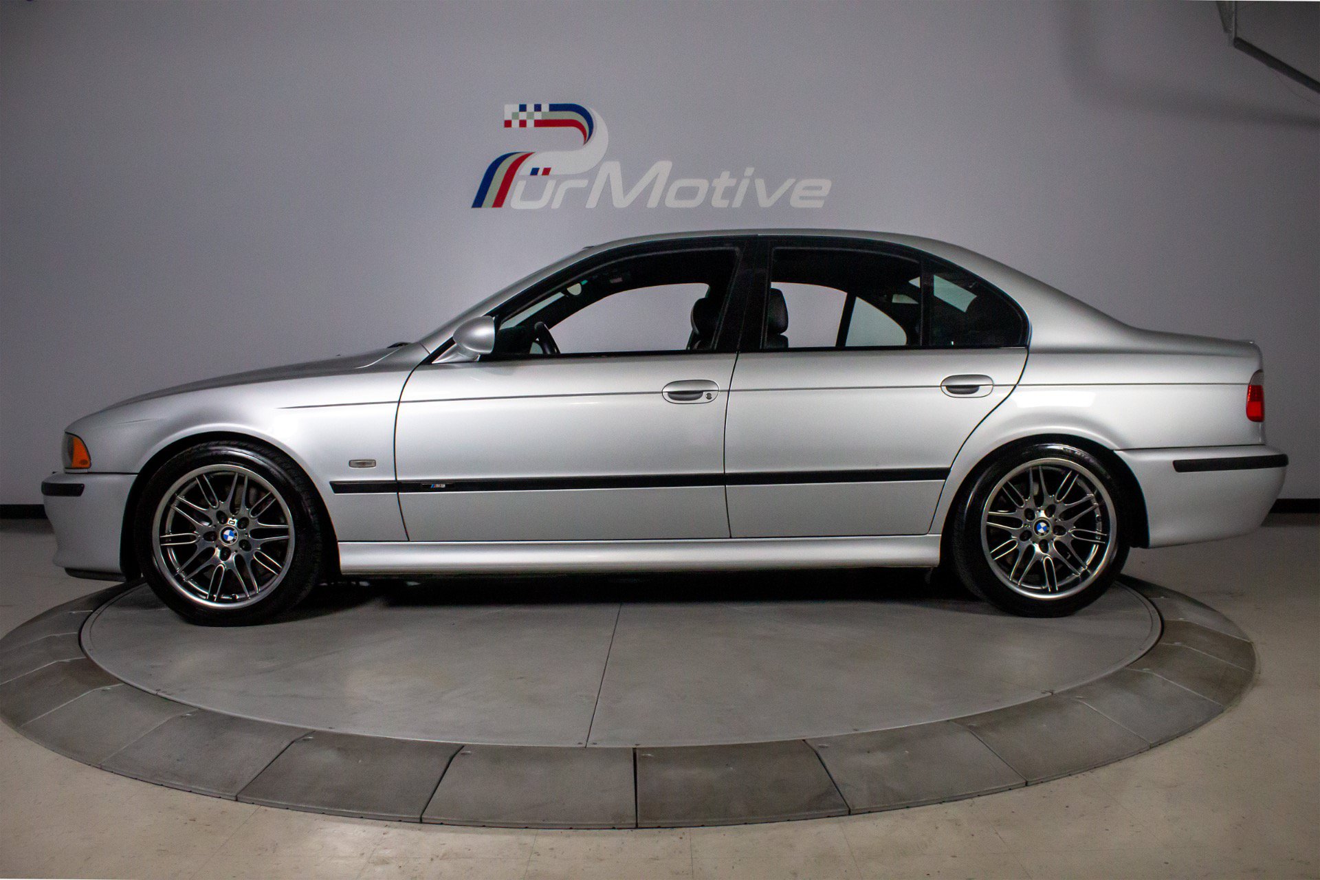 Used 2002 BMW M5 RWD image 3