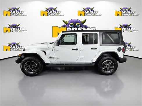 Used 2023 Jeep Wrangler Sahara w/ Cold Weather Group image 8
