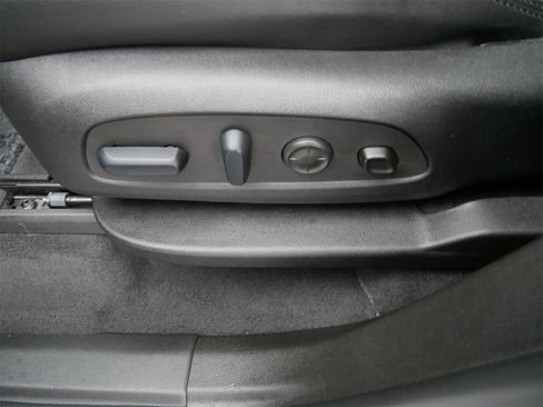 Used 2024 Buick Enclave Avenir w/ Avenir Technology Package image 14