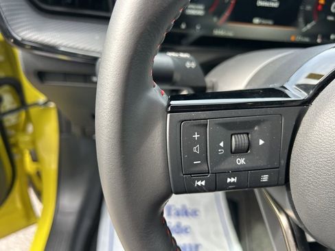 Used 2025 Nissan Kicks SR image 19