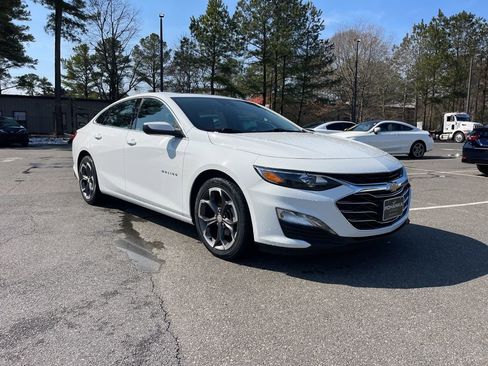 Used 2024 Chevrolet Malibu LT image 4