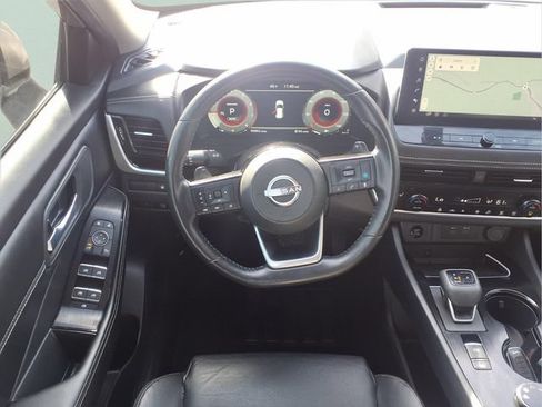 Used 2024 Nissan Rogue SL AWD/4WD image 4