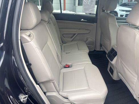 Used 2021 Volkswagen Atlas SE w/ Panoramic Sunroof Package image 21