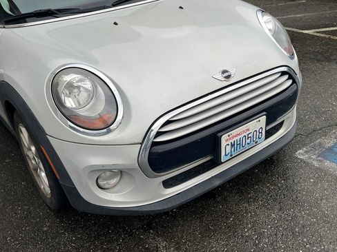 Used 2014 MINI Cooper 2-Door Hardtop image 4