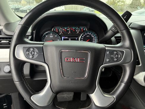 Used 2017 GMC Yukon SLE w/ SLE Value Package AWD/4WD image 32