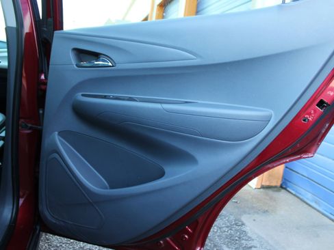 Used 2020 Chevrolet Bolt Premier w/ Infotainment Package image 38