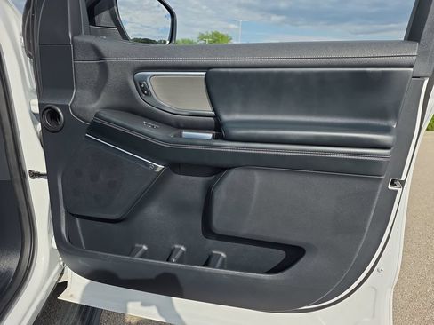 Used 2025 Ford Expedition Max Platinum w/ Driver's Package AWD/4WD image 10