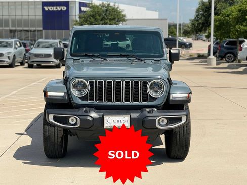 Used 2025 Jeep Wrangler Unlimited Sahara AWD/4WD image 4