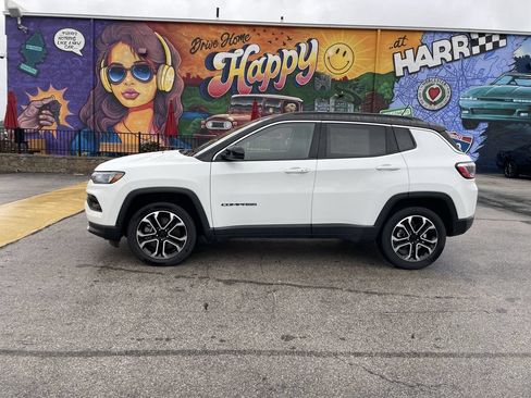 Used 2024 Jeep Compass Limited AWD/4WD image 2