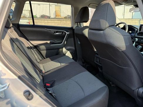 Used 2025 Toyota RAV4 XLE AWD/4WD image 14