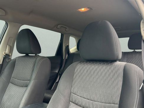 Used 2020 Nissan Rogue SV image 24