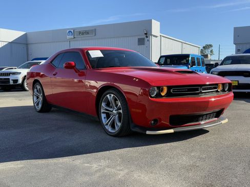 Used 2022 Dodge Challenger R/T image 2
