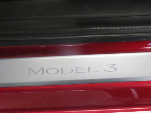 Used 2020 Tesla Model 3 Long Range image 17
