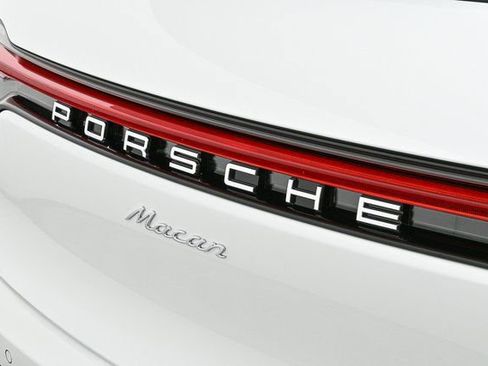 Certified 2026 Porsche Macan image 36