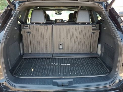 Used 2022 Toyota Highlander XSE AWD/4WD image 22