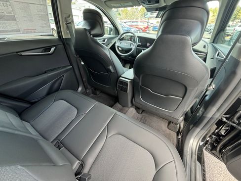 New 2026 Kia Niro EX FWD image 19