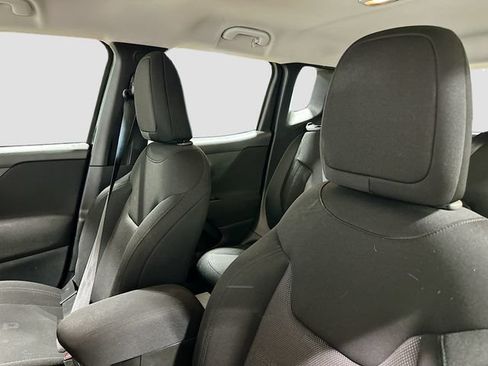 Used 2017 Jeep Renegade Sport w/ Power & Air Group FWD image 18