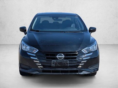 Used 2024 Nissan Versa SV FWD image 2