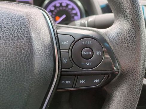 Certified 2019 Toyota Camry LE image 22