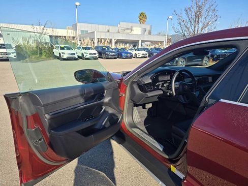 Used 2023 Porsche Taycan 4S w/ Technology Package image 21