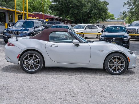 Used 2018 MAZDA MX-5 Miata Grand Touring RWD image 8