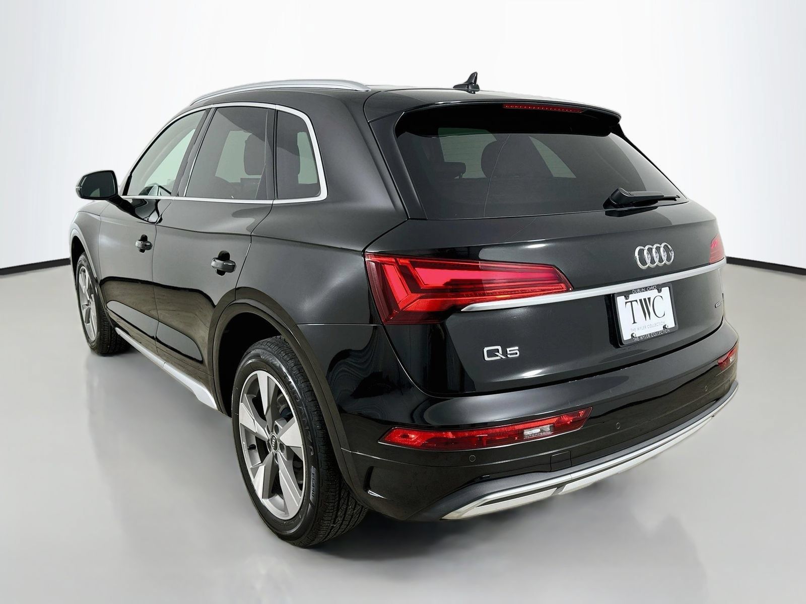 Used 2023 Audi Q5 Premium Plus AWD/4WD image 7