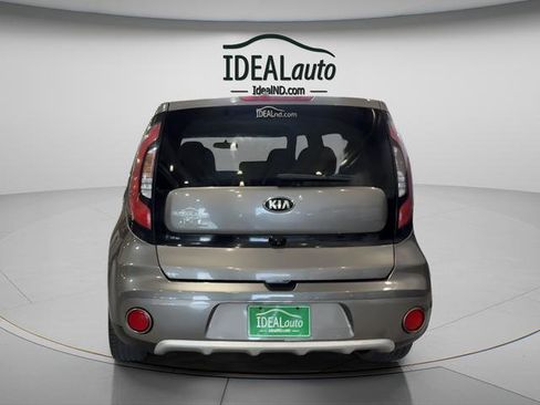 Used 2018 Kia Soul + FWD image 13
