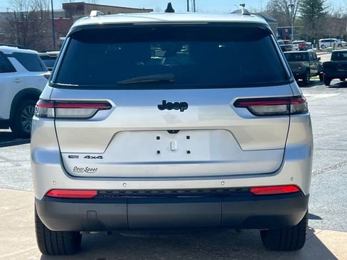 Used 2022 Jeep Grand Cherokee L Laredo image 46